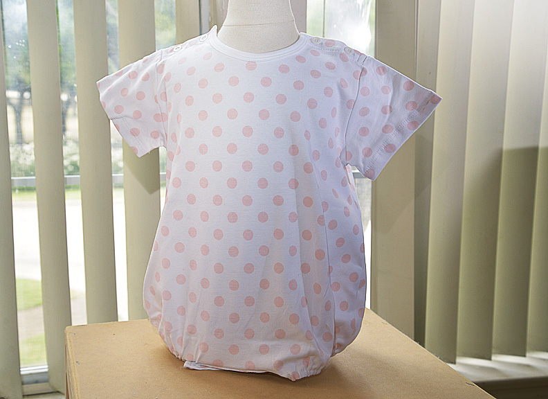 Big Mary Rose Peach Color Dots